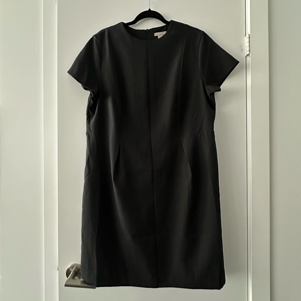 H&M Black Short-Sleeved Dress (US XL)